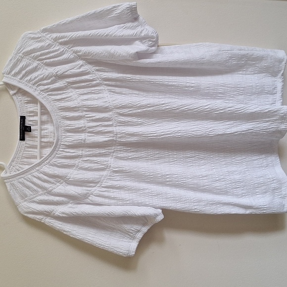 3/$20 Banana Republic Textured White Blouse Size M - Picture 5 of 8